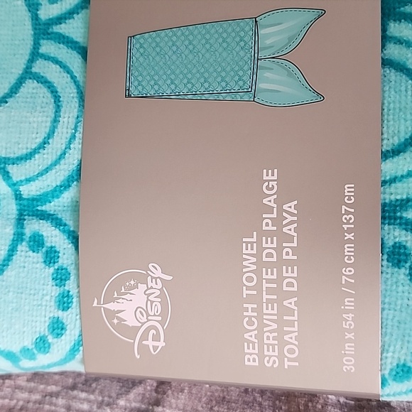 Disney Little Mermaid Ariel Mermaid Tail Fins Deluxe Beach Towel 30" x 54" NEW - Picture 3 of 5